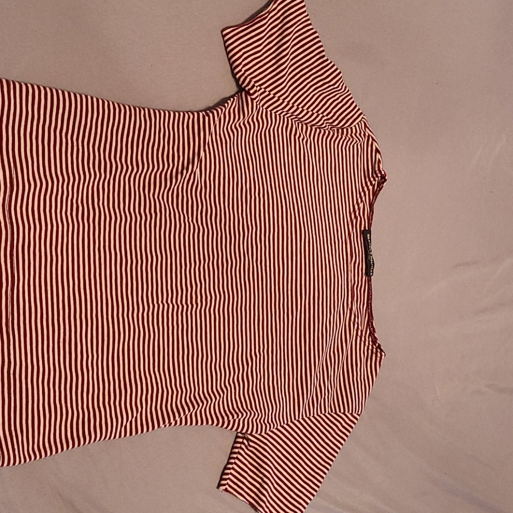 Low cut T shirt